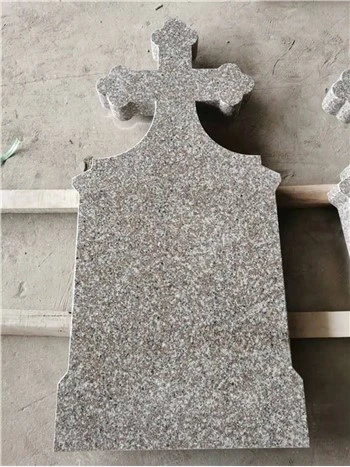Ροζ ταφόπετρες και μνημεία